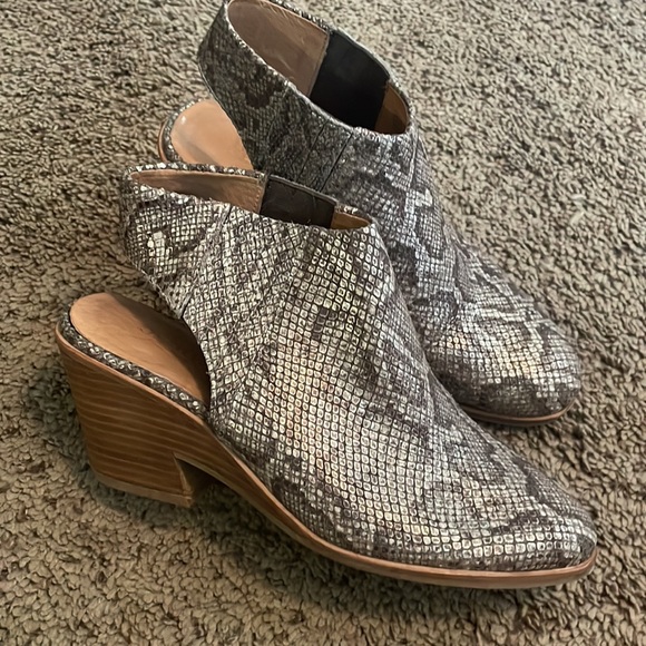 Kenneth Cole Gentle Souls Booties - Picture 2 of 3